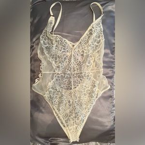 Savage x Fenty white lace teddy
